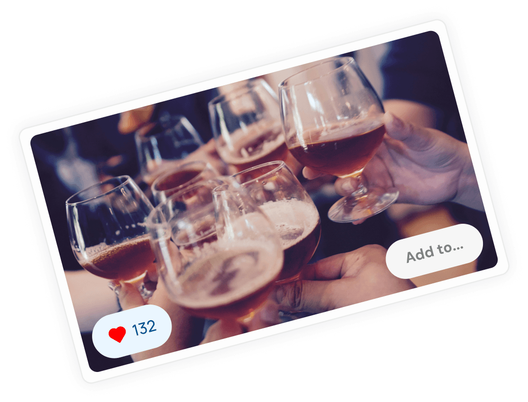 Couple sharing event photos on Fotny